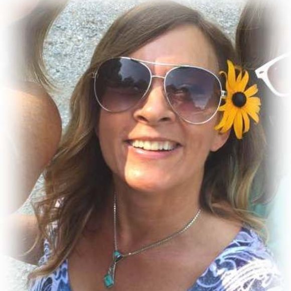 Meet your Posher, Anne Marie - Picture 2 of 4